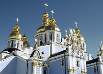 Освячене в храмі не можа викидати?