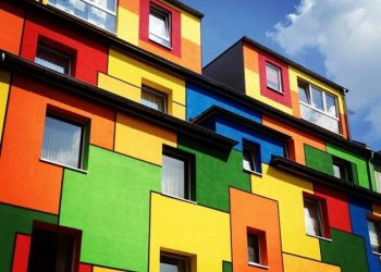 Як обрати фасадну фарбу