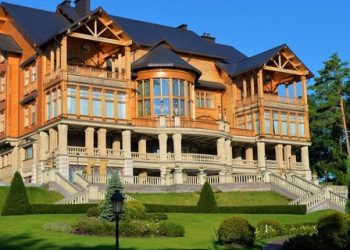 Межигір’я: від козаків до революції гідності