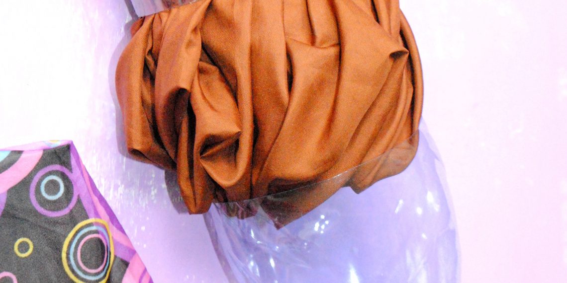 Підставка для мокрої парасольки із пластикової пляшки