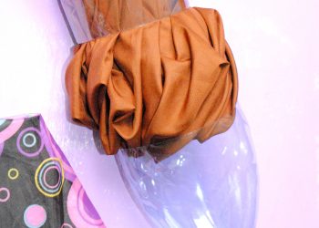 Підставка для мокрої парасольки із пластикової пляшки