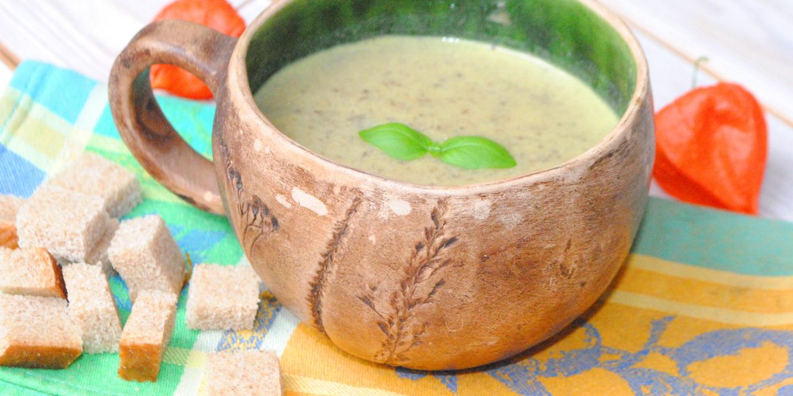 Оксамитовий грибний суп