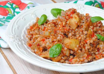 Гречка з баклажанами і овочами