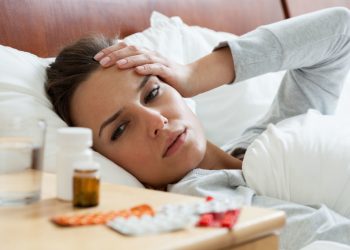 Як убезпечити себе, доглядаючи за ковідним хворим