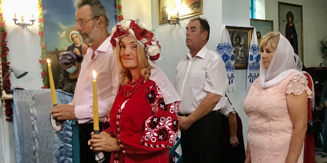 Нас у церкві вінчали…