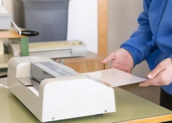 Чи можна ламінувати документи?