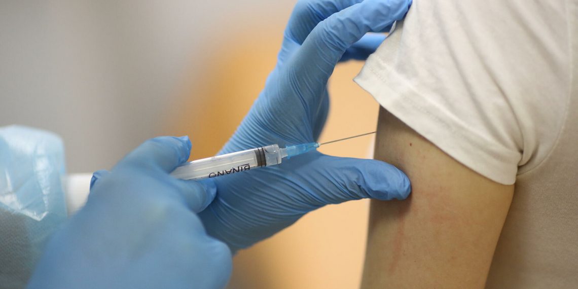 Безпечна школа: чому освітянам варто вакцинуватись