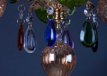 Як помити люстру