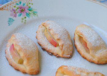 Сочники з яблуками