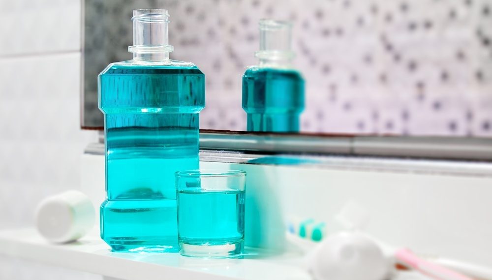 Користуйтеся ополіскувачем і не заражайте ковідом інших