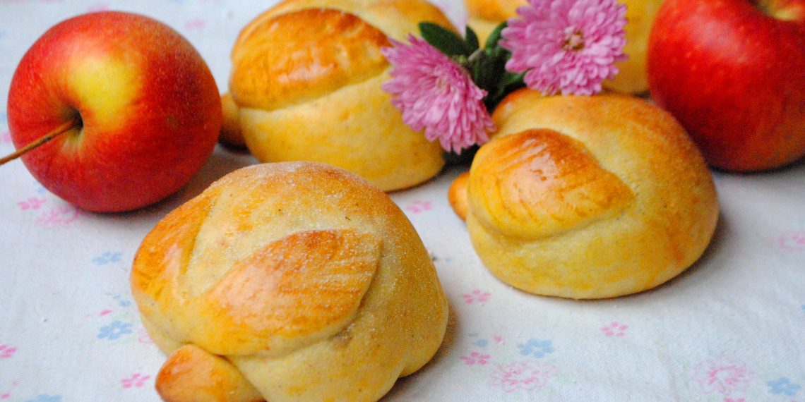 Яблучні булочки