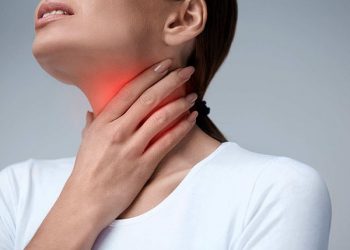 Про що сигналізує постійний біль у горлі