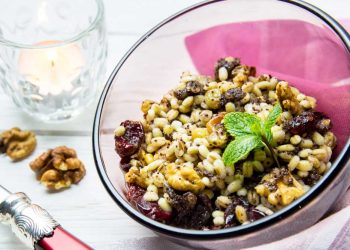 Перлова кутя із журавлиною