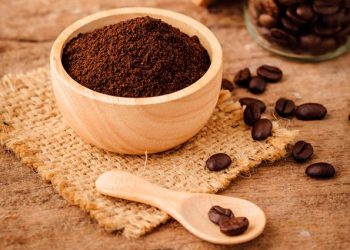Кавова гуща — чудове добриво