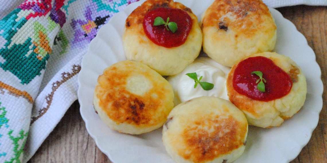 Сирники з рисом та родзинками