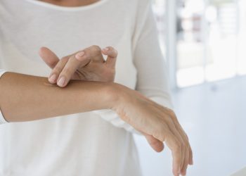 Фолікуліт: запалення волосяних «мішечків»