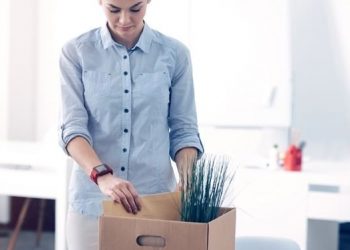 Хто з працівників має переваги при скороченні?