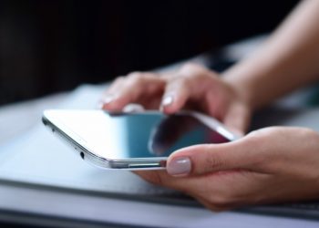 Корисні контакти на час війни