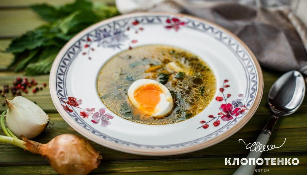 Справжній зелений борщ зі щавлем і кропивою від Євгена Клопотенка