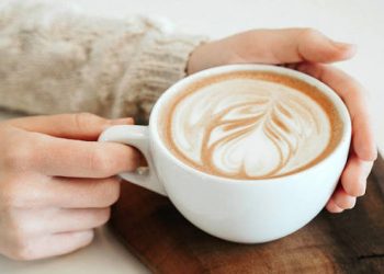 Тривожність і кофеїн: як це пов’язано?