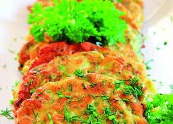 Кабачкові оладки та соковиті деруни