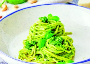 Універсальний соус із часникових стрілок