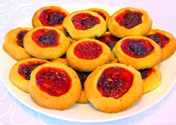 Просте пісочне печиво з варенням