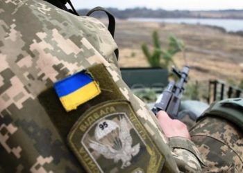 Чи мають право військовослужбовці звільнитися зі служби в умовах воєнного стану?