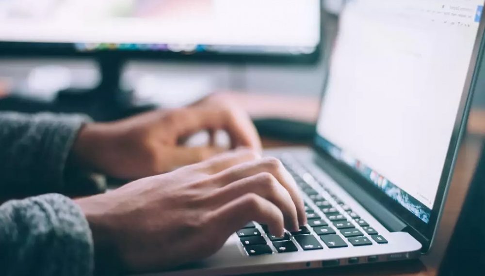 Про статус безробітного, виплати, працевлаштування