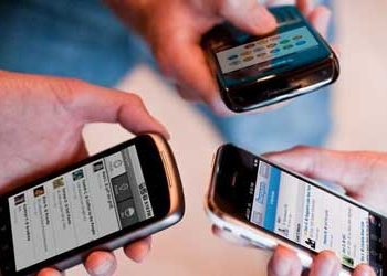 Номофобія — страх залишитися без телефону: як подолати залежність?