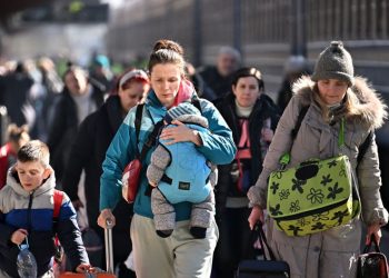Тимчасові переселенці: повертатися додому чи ні, якщо війна ще триває