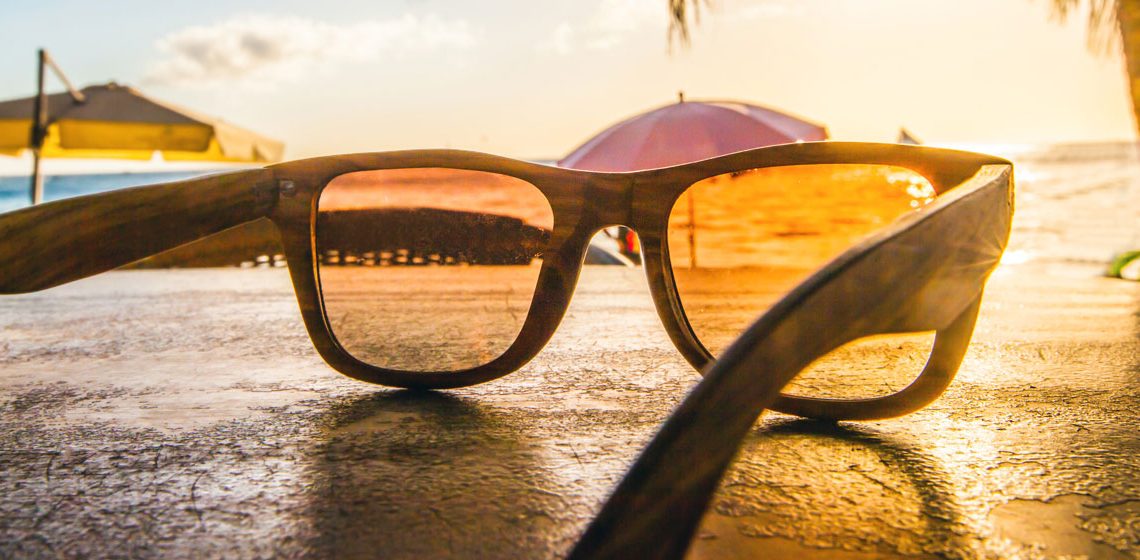 Чому і кому треба носити сонцезахисні окуляри