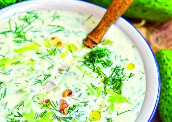 Холодний огірковий суп