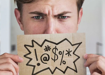 «Рускій воєнний корабль, іді…»: для чого нам зараз лайка?