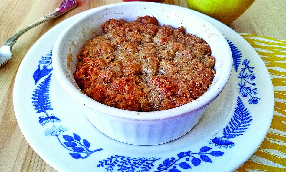 Яблука, запечені під вівсяною скоринкою