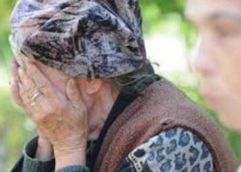 Чи не стоятиму, сину, через тебе на колінах?!