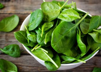 Шпинат не тільки рани загоює