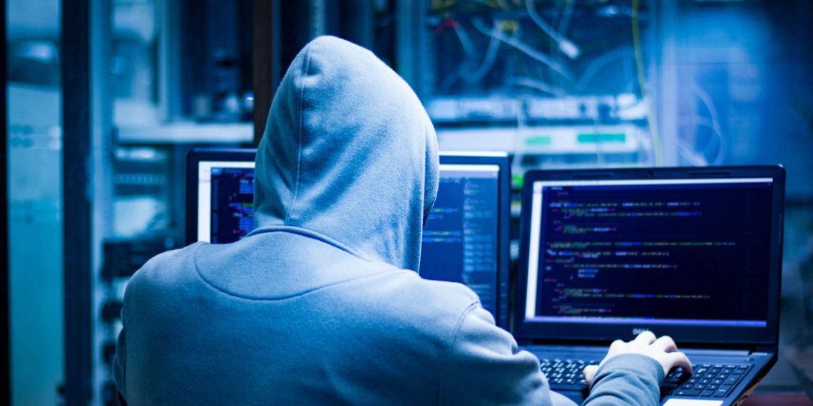 Смартфон або комп’ютер “зламали”: як розпізнати