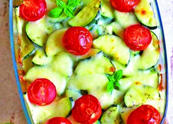 А такі кабачки їли? Хрусткі палички, тоненькі млинці, салат та кабачки в сметані