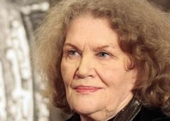 Ліна Костенко: “Немає часу на поразку!”