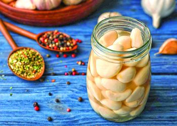 Маринований часник на зиму