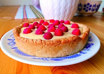 Пиріг із ягодами з заварним кремом