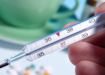 Підвищилася температура, а ліків немає: що робити?