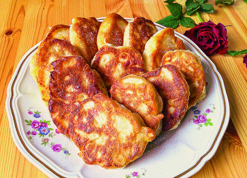 Секрет пухких оладок з яблуками