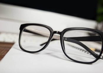 Дешеві окуляри провокують головний біль