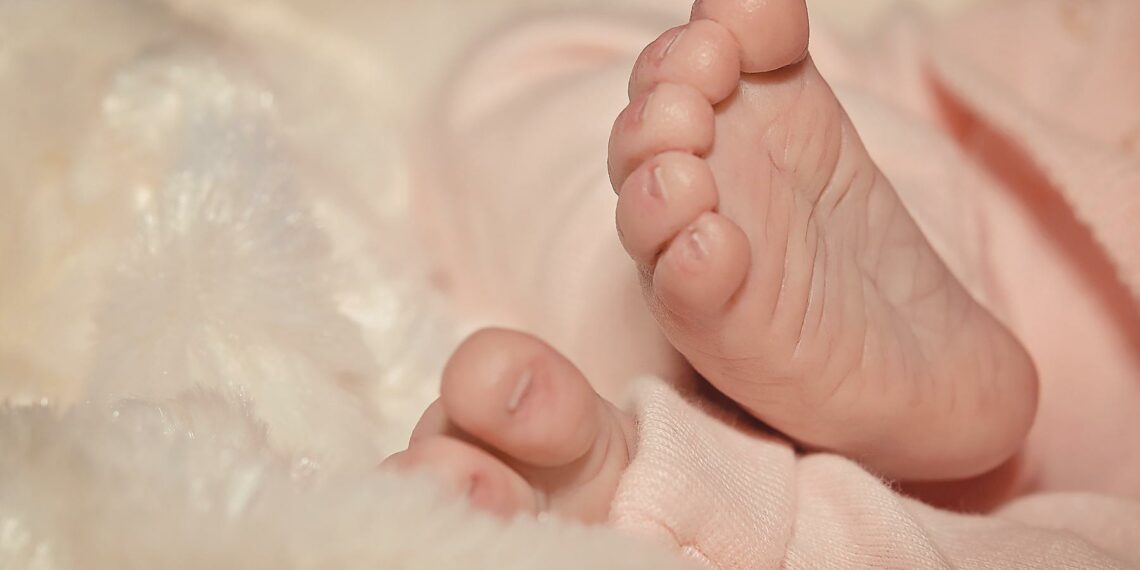 Новонароджених з особливо небезпечних територій можна зареєструвати онлайн: як це зробити?