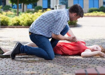 Як надати домедичну допомогу цивільним: рекомендації МОЗ