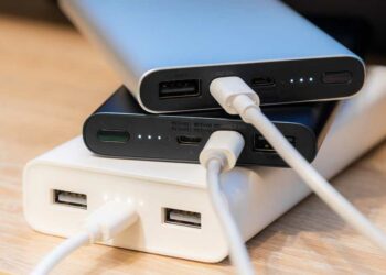 5 гаджетів, які допоможуть пережити відключення світла