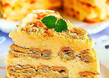 Наполеон із печива “вушка”: смачний десерт без випікання