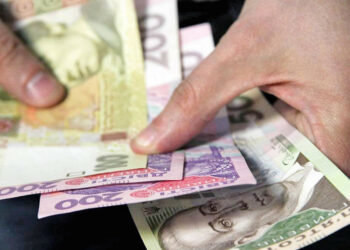 Внутрішні переселенці мають право на отримання всієї накопиченої суми грошової допомоги